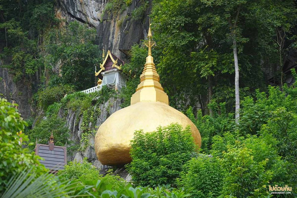 พระธาตุอินทร์แขวนจำลอง